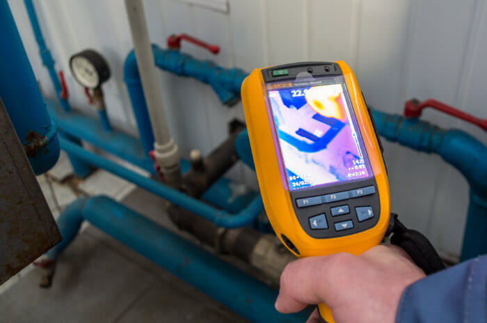 Detección de fugas en Coria sin obras con tecnología profesional: geófono, correlador, termografía y gas trazador (H₂/N₂). Localizamos escapes de agua, calefacción, saneamiento y gases fluorados sin romper, marcamos el punto exacto y reparamos con obra mínima y garantía. Servicio rápido en Coria y alrededores, también 24/7 para urgencias. Tu casa vuelve a la normalidad sin estrés.